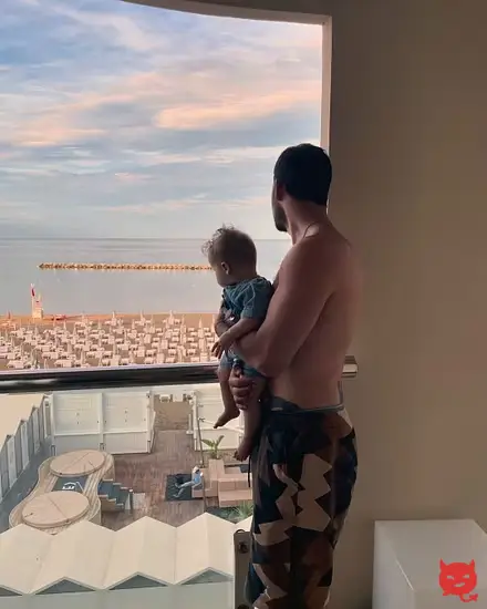 Federica Pellegrini prima estate da mamma a Jesolo