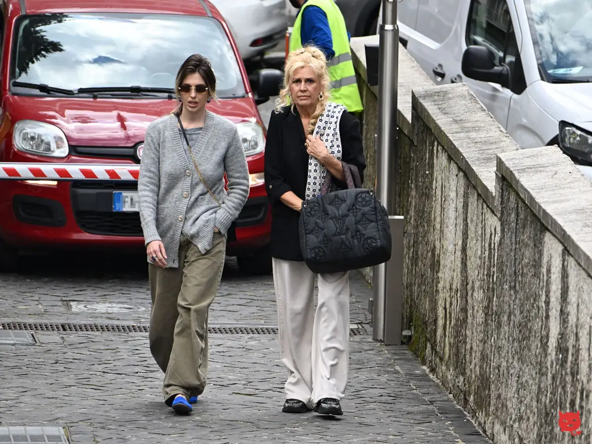 Ultimo saluto Enrica Bonaccorti folla di fan e colleghi Roma 13 marzo 2026