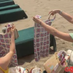 Bridal beach party a Forte dei Marmi: Paola Di Benedetto festeggia il suo addio al nubilato tra sole, mare e un bikini bianco da vera sposa